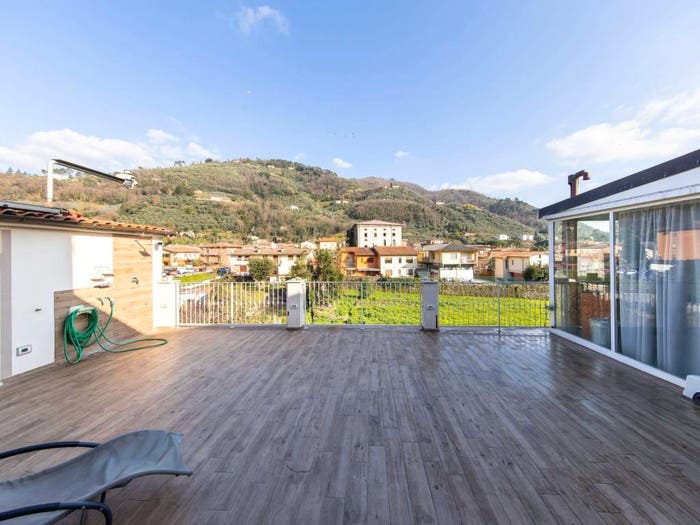 Casa con 6 locali in vendita in Via Giovanni Pacini, Centro, Pescia