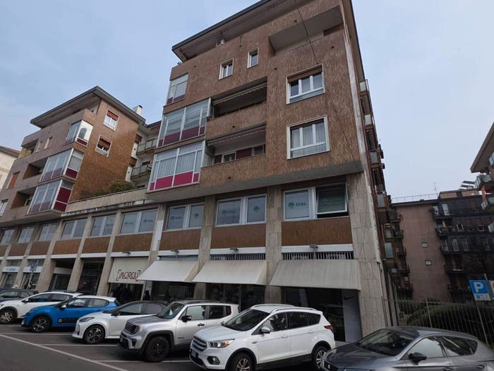 Appartamento con 6 locali in vendita in Via Maggio, San Domenico, Legnano