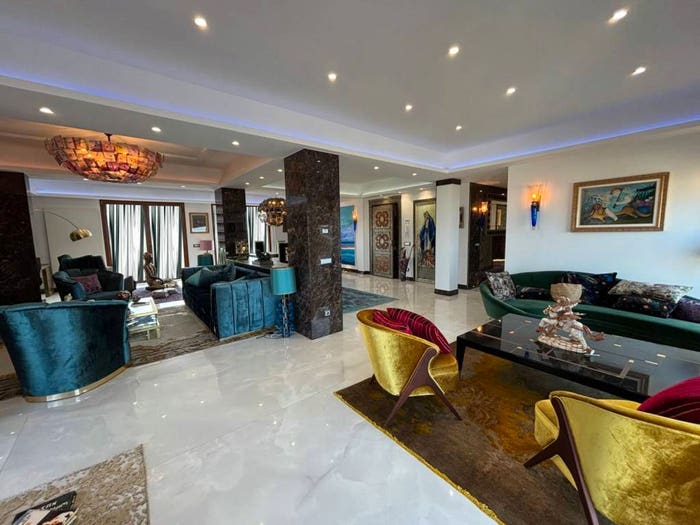 Casa trilocale in vendita in Piazza Francesco Betti, Marina di Massa Centro, Massa