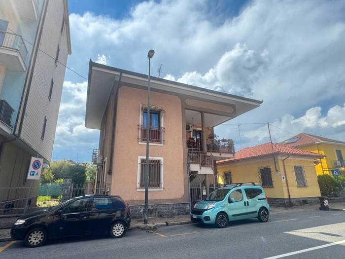 Casa con 6 locali in vendita in Via Alessandro La Marmora, Centro, Grugliasco