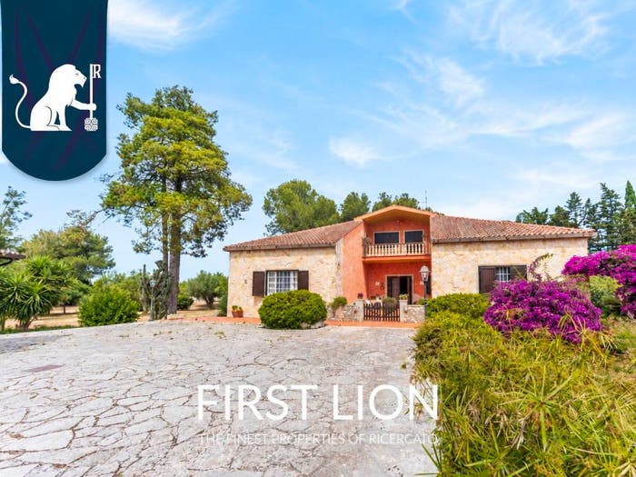 Casa con 6 locali in vendita in Via Catanzaro, Partigiani Fondone, Lecce