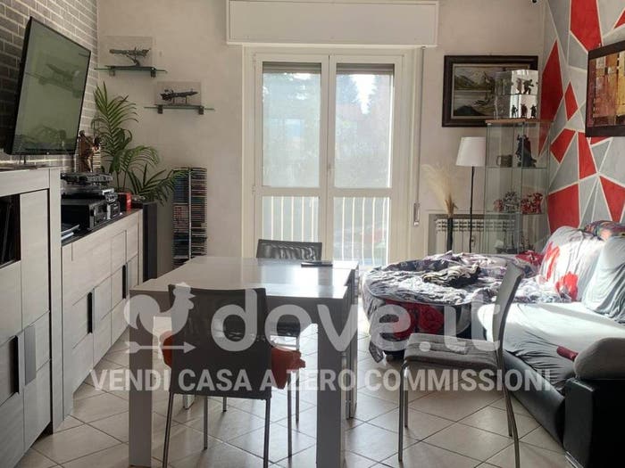Appartamento trilocale in vendita in Via XXV Aprile, Barlassina
