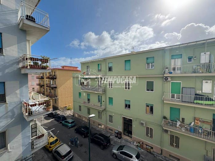 Appartamento bilocale in vendita in Via Acate, Bagnoli, Napoli