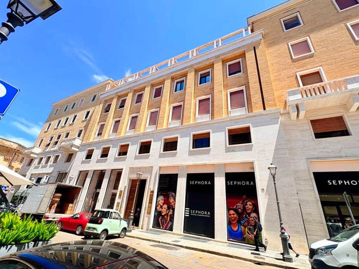 Appartamento con 6 locali in vendita in Via Imperatore Augusto, Centro Storico, Lecce