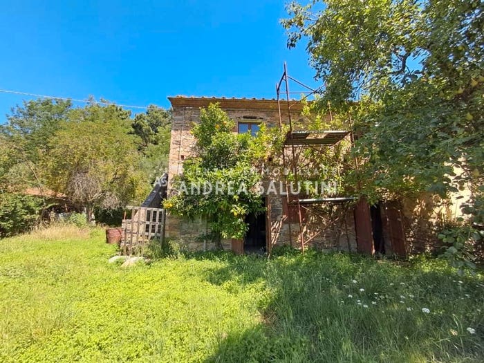 Casa con 6 locali in vendita in Via di Badia, Buti