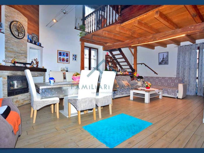 Casa con 6 locali in vendita in Contrada California, Cocquio, CocquioTrevisago