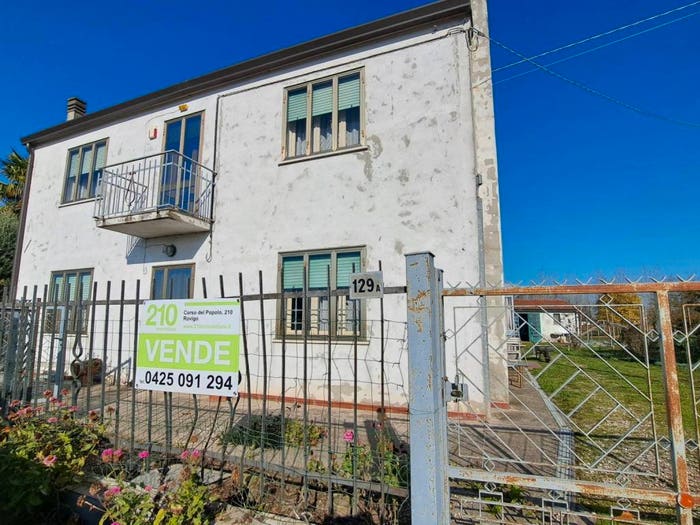 Casa con 6 locali in vendita in Via Zona Industriale, Centro, Villadose