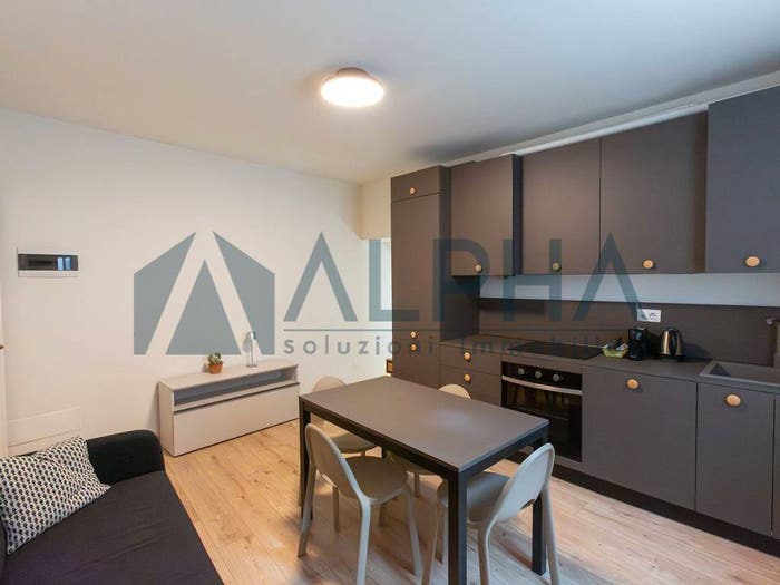 Appartamento con 6 locali in vendita in Via Luigi Carlo Farini, Centro Storico, Modena