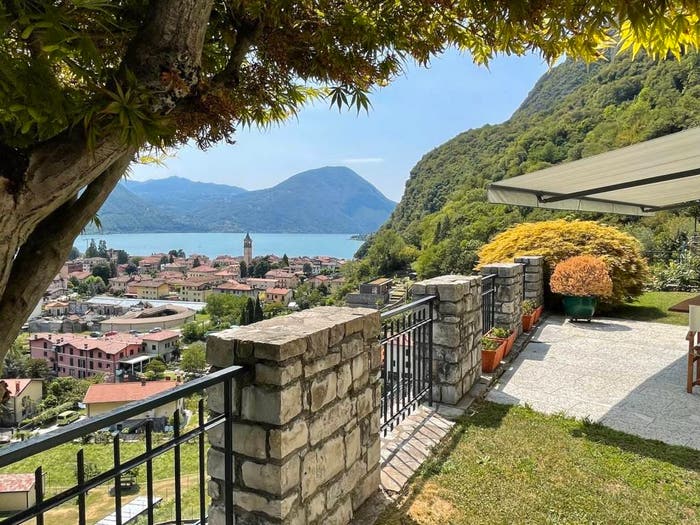 Casa con 6 locali in vendita in Centro, Porlezza
