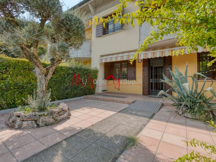 Casa con 6 locali in vendita in Via Gemona, Paltana Mandria, Padova