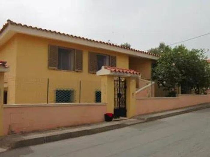 Casa con 6 locali in vendita in Via Leonardo Da Vinci, Centro, Orosei