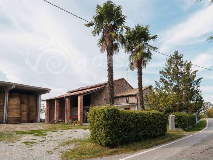 Casa con 5 locali in vendita in via ricò, Felino