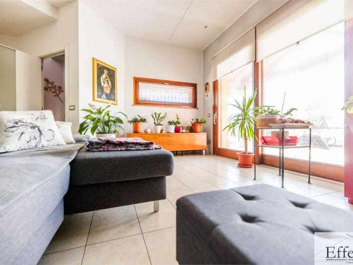 Casa con 6 locali in vendita in Via Rebuschini a, Centro, Besozzo