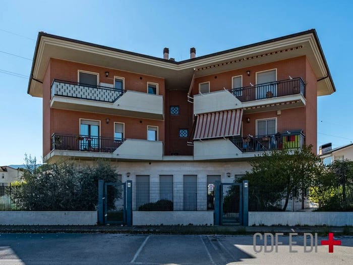 Appartamento trilocale in vendita in Via Giuseppe Biancifiori, Rieti