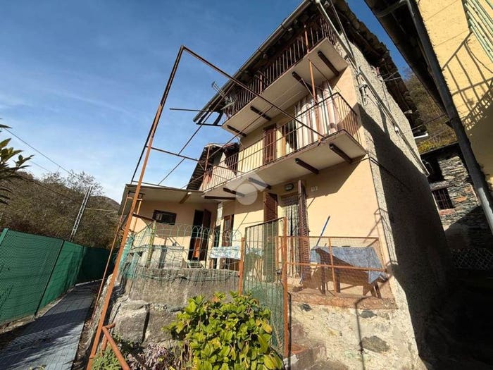 Casa bilocale in vendita in Frazione frazione bio traves, Traves