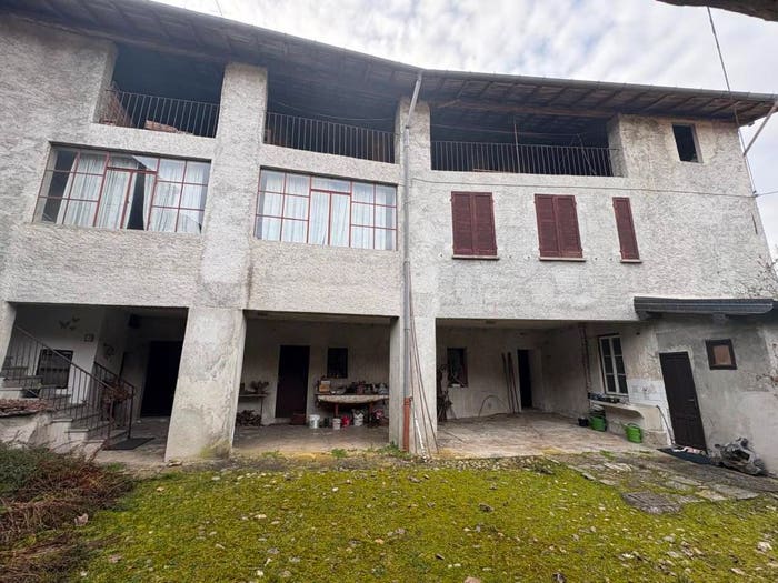 Casa quadrilocale in vendita in Via Decauville, Mesenzana
