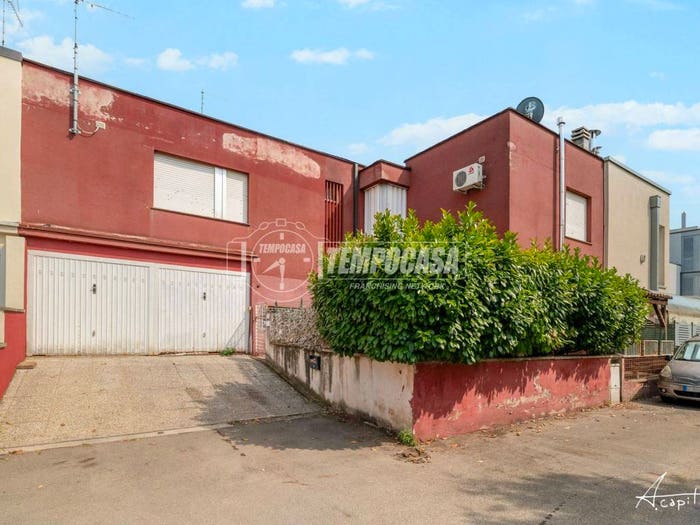 Casa con 5 locali in vendita in Via Wagner, Modena Est, Modena