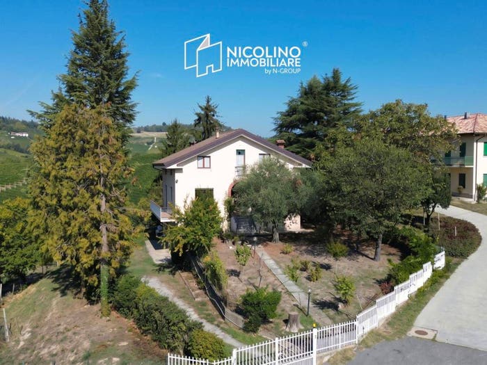 Casa con 5 locali in vendita in Località Manzoni, Monforte d'Alba