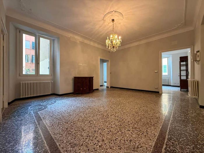 Appartamento con 6 locali in vendita in Via Felice Romani, Manin, Genova