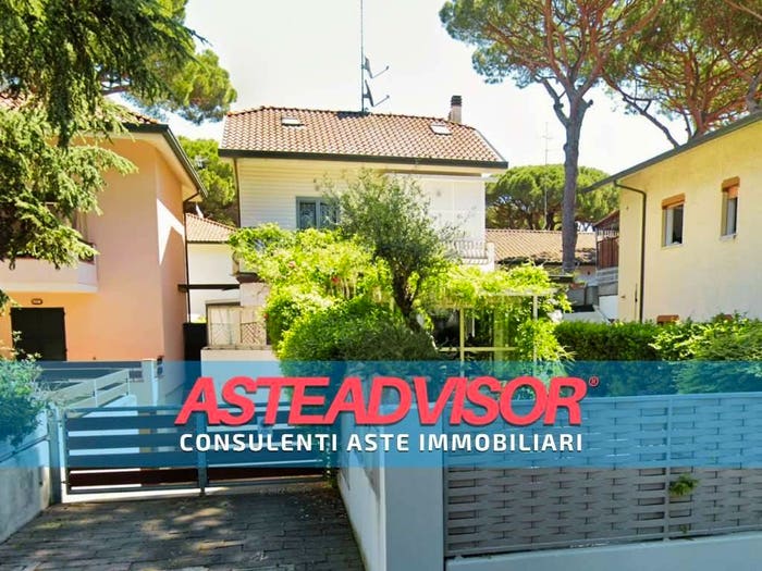 Casa quadrilocale in vendita in Località Milano Marittima Viale Giuseppe Verdi, Milano Marittima, Cervia