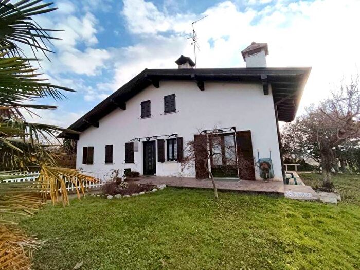 Casa con 6 locali in vendita in Via Vidinance, Bueriis, Magnano in Riviera