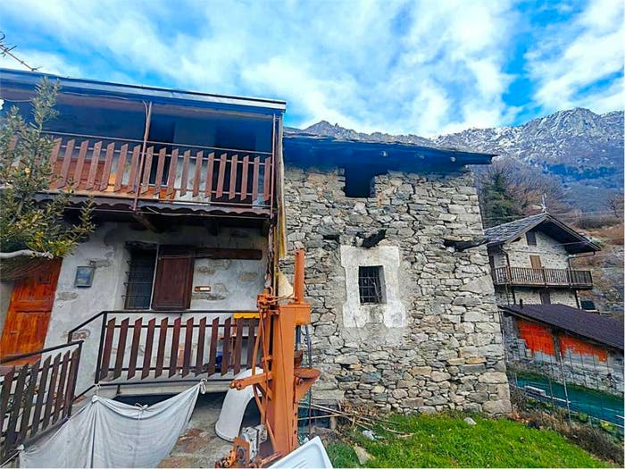 Casa quadrilocale in vendita in località Albard, Donnas