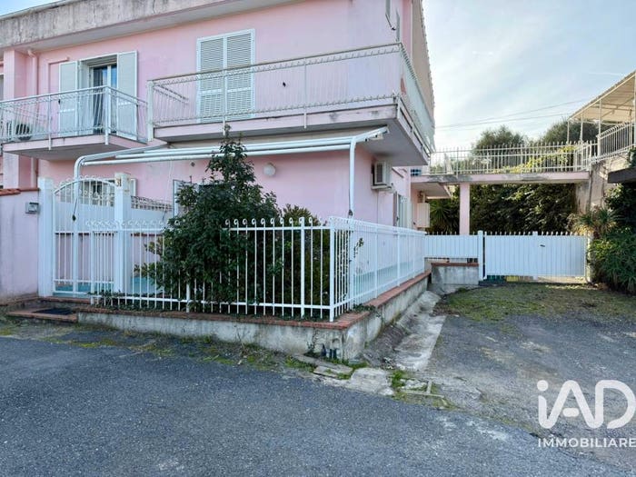 Appartamento trilocale in vendita in Strada STRADA RONCHI BRIGHEI, Piani Torrazza, Imperia