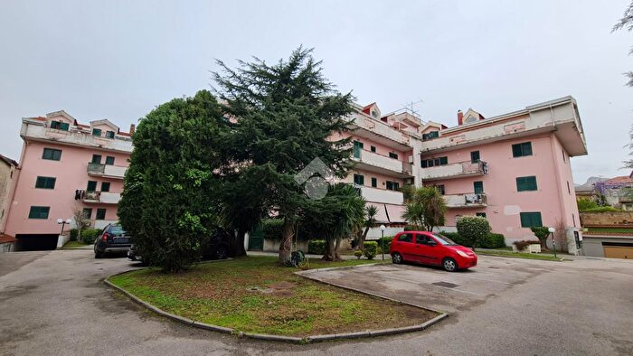 Appartamento quadrilocale in vendita in Via Armando Diaz, Casapulla