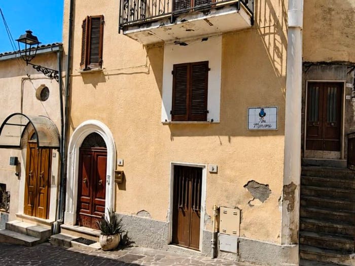 Casa con 5 locali in vendita in Via Guglielmo Marconi, Centro, Alanno