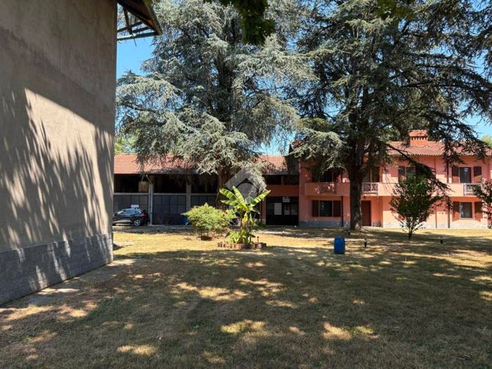 Casa con 6 locali in vendita in Via del Fiume, Cuggiono