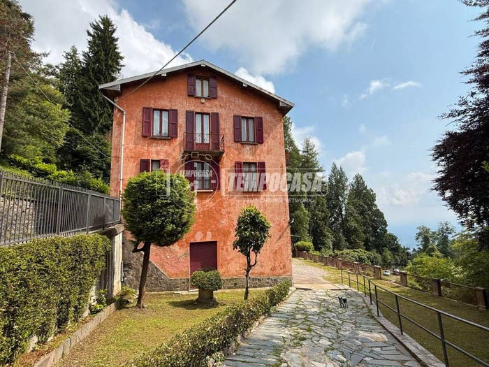 Casa con 6 locali in vendita in Via alle Colme, Brunate