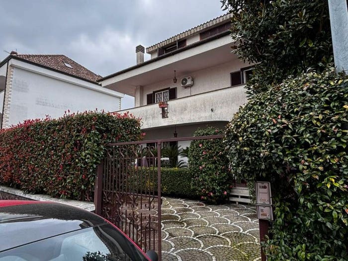 Casa con 6 locali in vendita in Via Giovanni Pascoli, Centro, Mugnano di Napoli