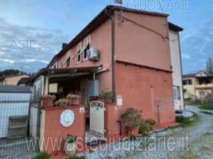 Casa con 6 locali in vendita in Via Della Torre, Navacchio Nord Zambra, Cascina