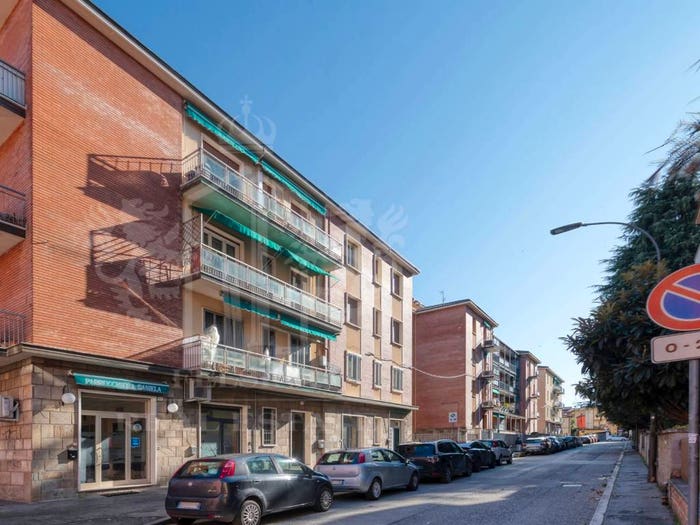 Appartamento quadrilocale in vendita in Via Giuseppe Garibaldi, Centro Garibaldi, Casalecchio di Reno