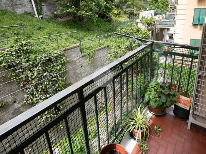 Appartamento trilocale in vendita in Via Ponterotto, Marassi, Genova
