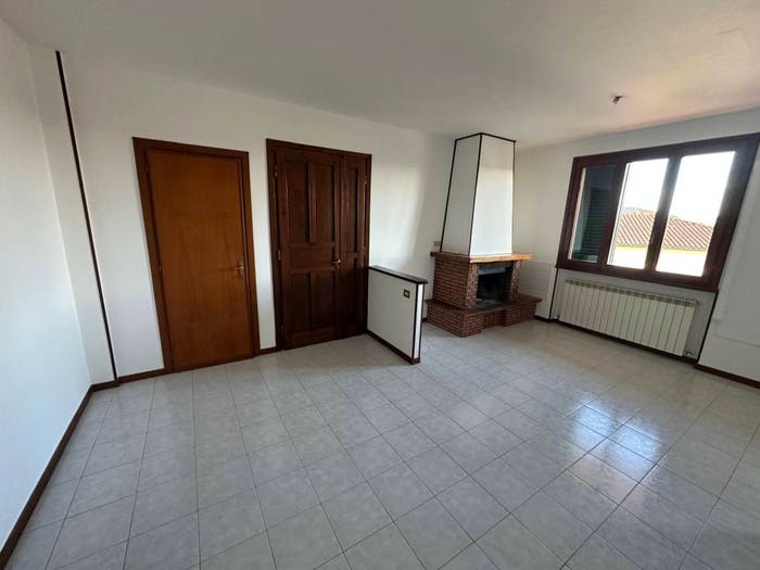 Appartamento quadrilocale in vendita in Viale Cristoforo Colombo, Centro, Fucecchio