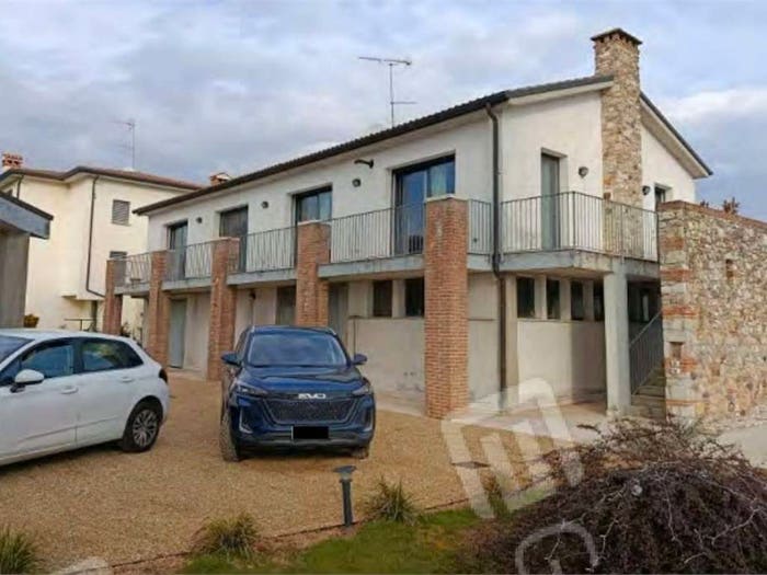 Casa con 6 locali in vendita in Via roma, Centro, Vidor