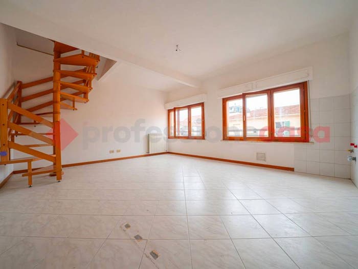 Appartamento quadrilocale in vendita in Via Aldo Moro, Cecina Centro, Cecina