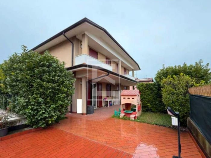 Casa con 5 locali in vendita in Via Francia, San Martino della Battaglia, Desenzano del Garda