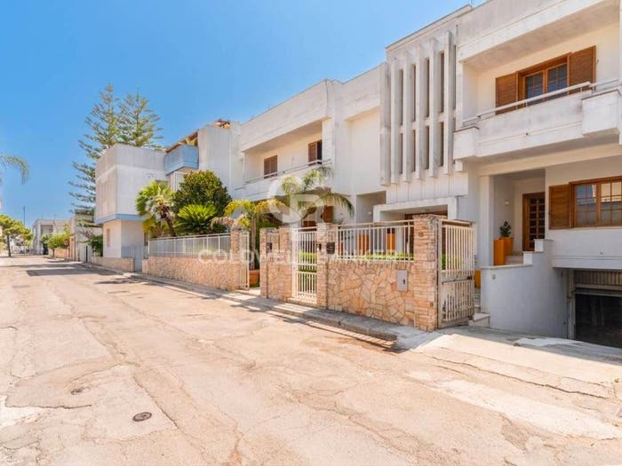 Casa con 6 locali in vendita in Via Monsignor Pendinelli, Centro, Galatina