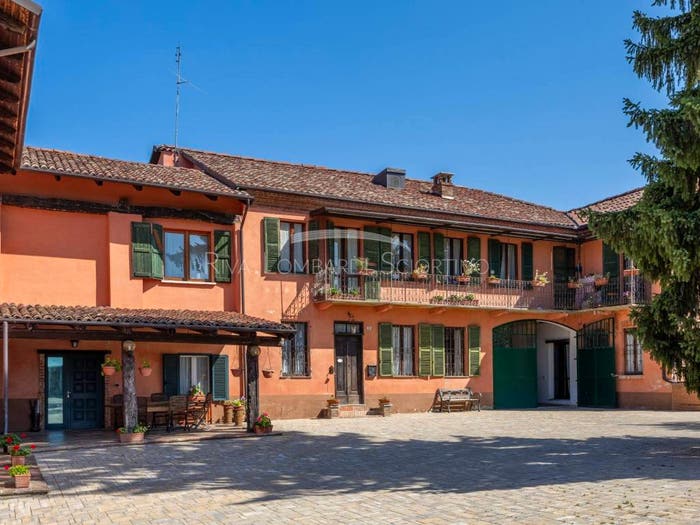 Casa con 6 locali in vendita in Via Biletta, Penango