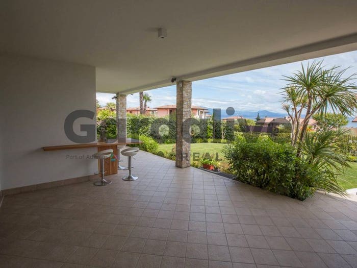 Casa con 6 locali in vendita in Via Francesco Crispi, Centro, Padenghe sul Garda
