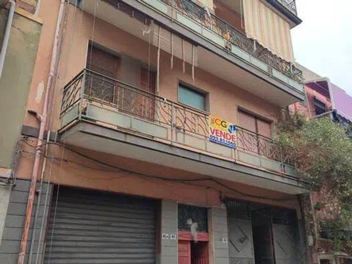 Appartamento con 6 locali in vendita in Via Bari, Paternò