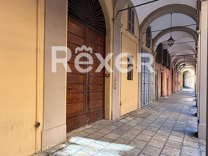 Appartamento quadrilocale in vendita in rua pioppa, Centro Storico, Modena