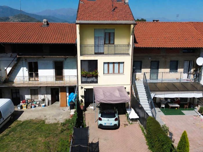 Casa quadrilocale in vendita in Strada Provinciale di Rocca Canavese, Barbania