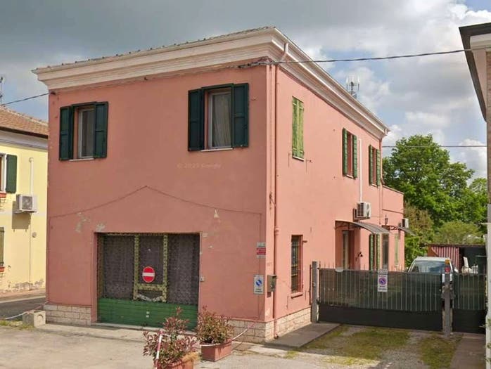 Casa con 6 locali in vendita in via Bologna, Montalbano, Ferrara