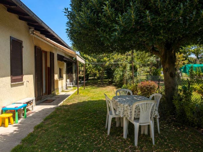 Casa con 5 locali in vendita in Via Marchirolo, Castello, Castelveccana