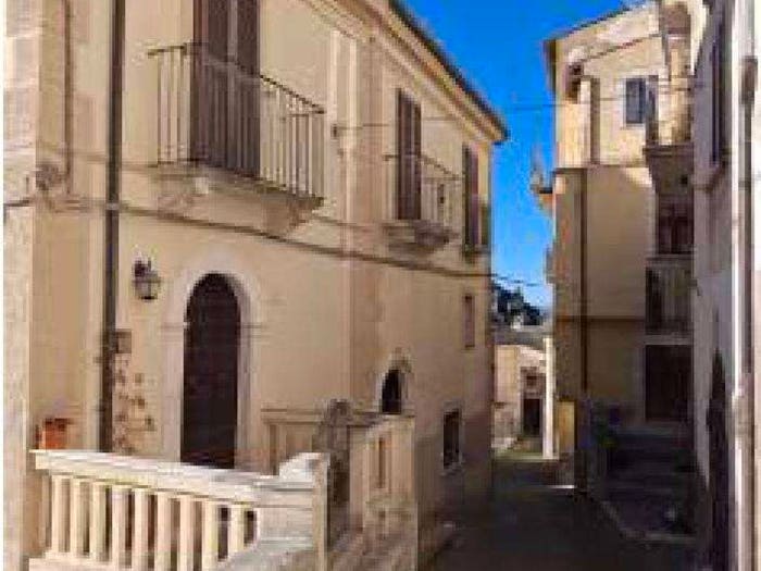 Appartamento con 6 locali in vendita in Via Piaia, Centro, Pettorano sul Gizio