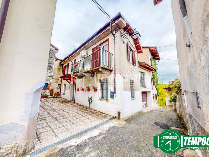 Casa quadrilocale in vendita in Via ai Piaggi, Centro, Rocca Grimalda
