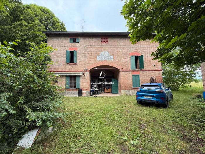 Casa con 6 locali in vendita in Strada San Martino Mugnano, Portile Paganine, Modena